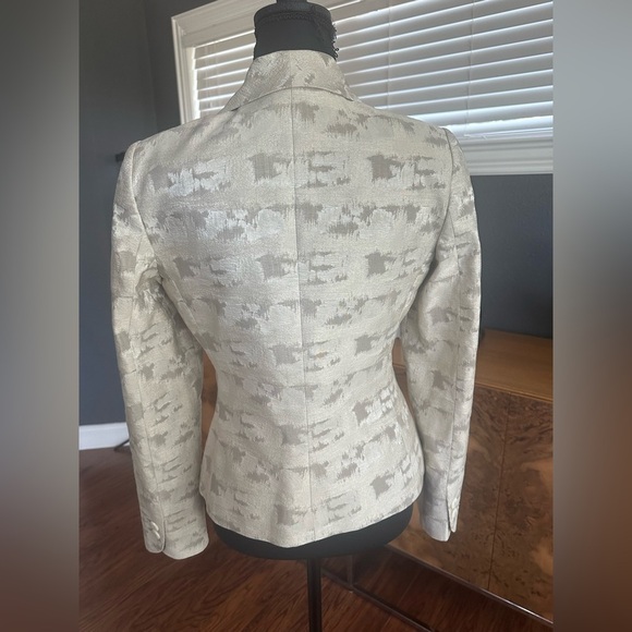 Armani Collezioni Cream and Gray Classic Blazer Size 6 - Picture 11 of 11